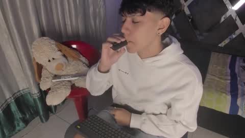 sebas_pretty7 online show from December 2025 12:33:02 PM