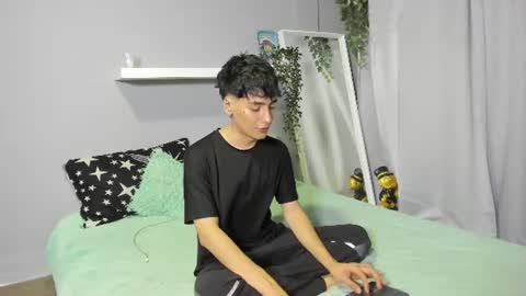 Snapshot of sebas_rosse chatting on June 2026 11:27:02 PM sebastian online show from June 2026 11:27:02 PM