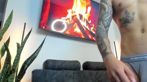 Snapshot of sebas_w01 chatting on December 2024 01:47:01 AM sebastian online show from December 2024 01:47:01 AM