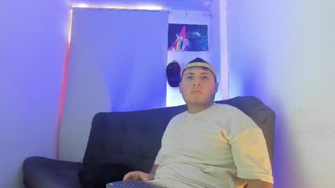 Snapshot of sebastian_col chatting on February 2025 06:26:02 PM Sebastian Col online show from February 2025 06:26:02 PM