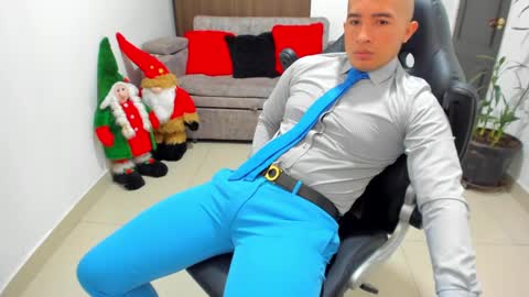 Snapshot of sebastian_oconnor77 chatting on December 2024 04:27:02 PM juan sebastian online show from December 2024 04:27:02 PM