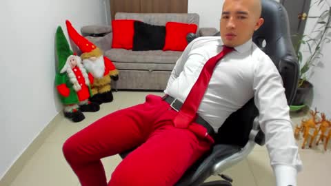 Snapshot of sebastian_oconnor77 chatting on December 2024 04:40:02 PM juan sebastian online show from December 2024 04:40:02 PM