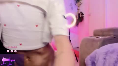     .  INDEPENDENT MODEL online show from February 2026 03:20:01 PM