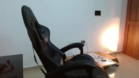 Sebastiano online show from April 2026 01:05:02 AM