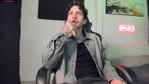 Snapshot of sebastianortizm chatting on February 2026 01:13:02 AM Lucian Sinclair online show from February 2026 01:13:02 AM