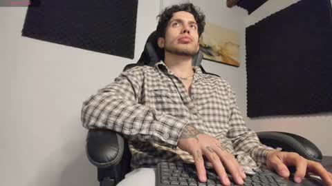 Snapshot of sebastianortizm chatting on April 2026 09:46:01 PM Lucian Sinclair online show from April 2026 09:46:01 PM