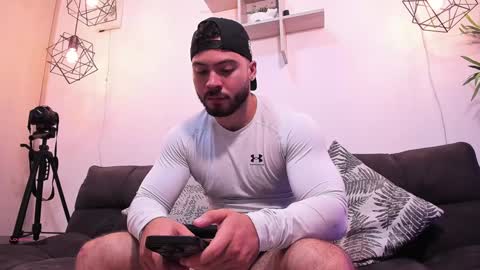 Instagram jeanpaulfit  online show from December 2024 02:11:02 PM