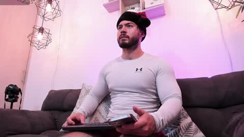 Instagram jeanpaulfit  online show from December 2024 06:30:02 PM