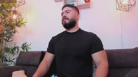 Instagram jeanpaulfit  online show from May 2026 08:17:02 PM