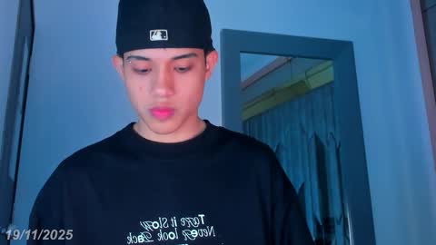 Sebastian online show from November 2025 08:31:01 PM