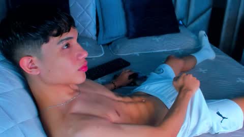 Sebastian online show from November 2025 01:33:02 PM