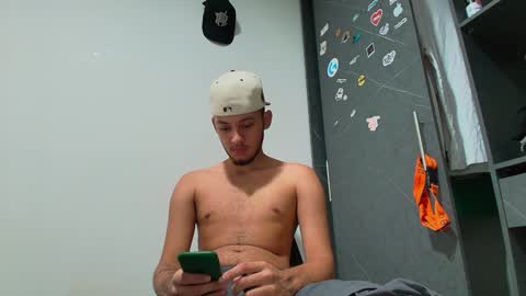 Snapshot of sebolaz chatting on January 2025 05:31:01 AM ryan miller online show from January 2025 05:31:01 AM