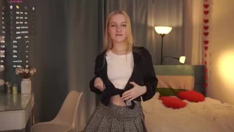 Rina online show from October 2025 07:13:01 PM