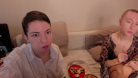 Snapshot of secret_dreams_ chatting on January 2025 07:32:02 AM Amanda and pair in a real life we love each other but can play with you online show from January 2025 07:32:02 AM