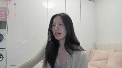 Angela online show from October 2025 01:15:01 AM