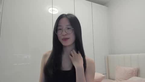 Angela online show from December 2025 10:29:01 PM