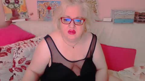 Snapshot of secretloverbbw chatting on October 2025 07:13:01 PM Alice online show from October 2025 07:13:01 PM