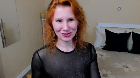 seductive_foxy_ online show from September 2025 07:06:02 PM