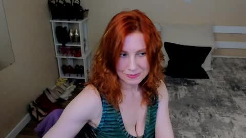 seductive_foxy_ online show from May 2026 06:24:02 PM