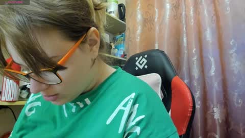 Snapshot of seductive_she_wolf chatting on April 2026 04:52:01 PM seductive_she_wolf online show from April 2026 04:52:01 PM