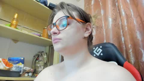 Snapshot of seductive_she_wolf chatting on April 2026 06:10:01 PM seductive_she_wolf online show from April 2026 06:10:01 PM