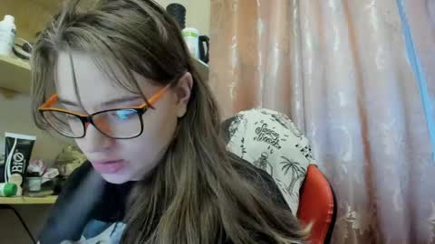 Snapshot of seductive_she_wolf chatting on May 2026 02:41:01 AM seductive_she_wolf online show from May 2026 02:41:01 AM