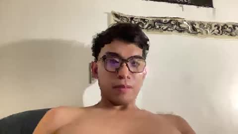 Snapshot of seductive_william chatting on February 2025 04:03:02 PM William online show from February 2025 04:03:02 PM