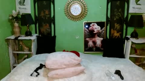 Snapshot of seductivecatxxx chatting on May 2026 03:18:02 PM dyosa isabel online show from May 2026 03:18:02 PM