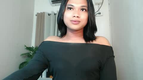 Snapshot of seductivedeluxe69 chatting on June 2026 05:06:01 PM Deluxe online show from June 2026 05:06:01 PM