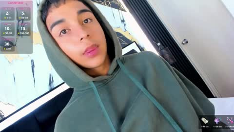 Snapshot of seductivo_jr chatting on April 2026 06:32:01 AM seductivo online show from April 2026 06:32:01 AM