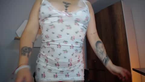 Snapshot of sejmet_5 chatting on February 2025 01:46:02 AM Yeyis online show from February 2025 01:46:02 AM