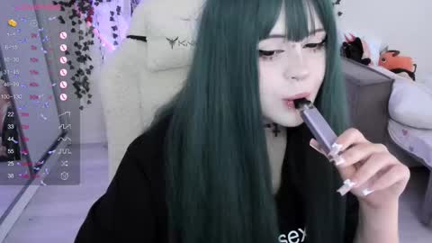 Selena  online show from September 2025 05:11:01 AM