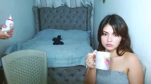 Snapshot of selena_and_andress chatting on February 2025 08:50:02 AM Selena Andress online show from February 2025 08:50:02 AM