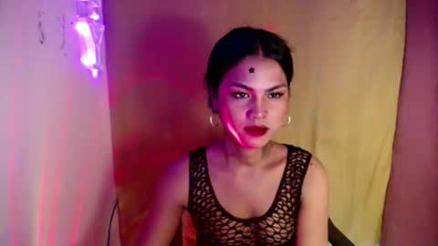 selena_fox2000 online show from May 2026 05:04:01 AM