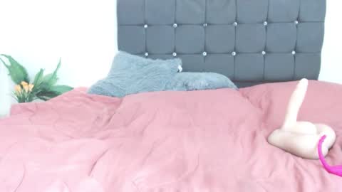 Selena online show from February 2025 06:39:01 PM