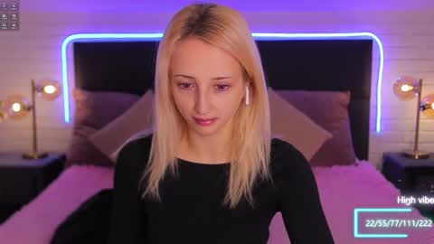 Selena Lily online show from September 2025 12:21:02 PM