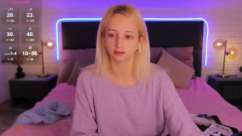 Selena Lily online show from October 2025 06:00:02 AM