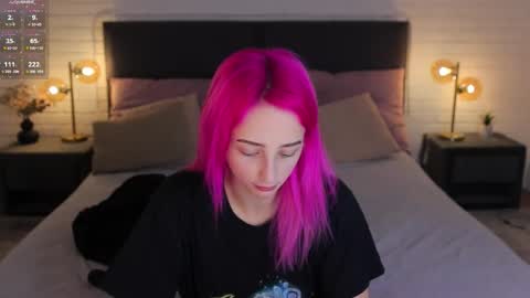 Selena Lily online show from November 2025 01:20:01 PM