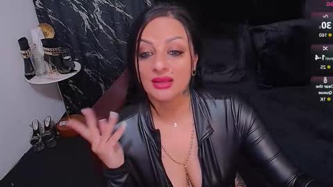 Selene online show from December 2025 05:13:01 AM