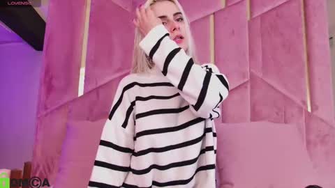 Snapshot of selenadaze chatting on November 2025 04:25:02 AM Selena online show from November 2025 04:25:02 AM