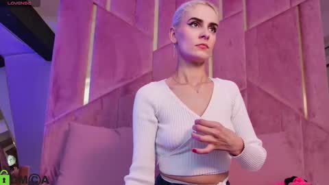 Snapshot of selenadaze chatting on November 2025 04:33:02 AM Selena online show from November 2025 04:33:02 AM