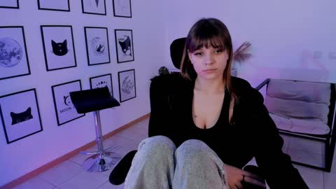 Selena ntmy online show from January 2025 05:09:02 PM