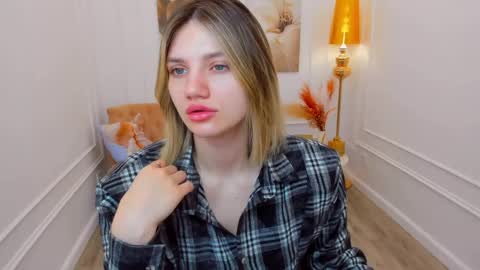selenaemoore online show from April 2026 03:38:01 AM