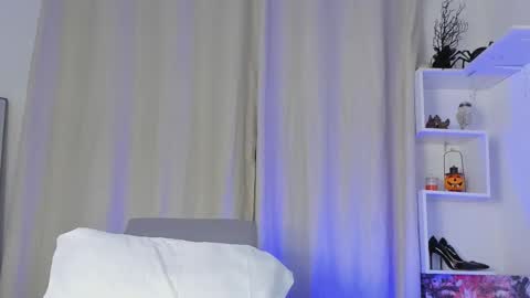 Snapshot of selenafox_0 chatting on November 2025 02:01:02 AM selenafox online show from November 2025 02:01:02 AM