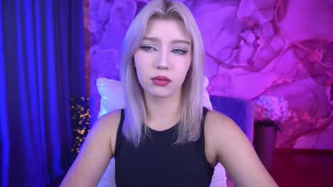 selenairis online show from October 2025 06:36:02 AM