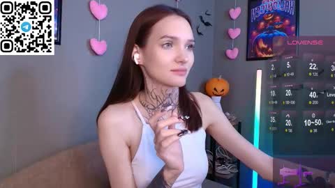 Snapshot of selenalune chatting on November 2025 02:02:02 AM Selena online show from November 2025 02:02:02 AM