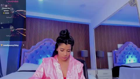 selenastonne online show from October 2025 08:26:01 PM