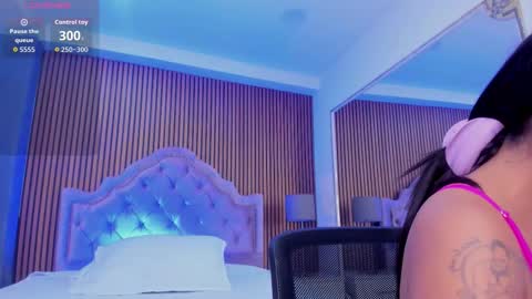 selenastonne online show from October 2025 08:11:02 PM