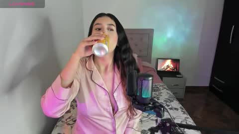 Karol. online show from October 2025 09:13:01 PM