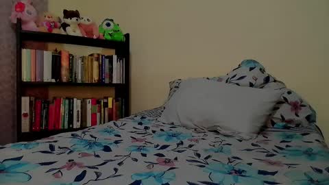 selene_hebe online show from April 2026 02:14:01 AM